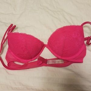 [C] PINK bra